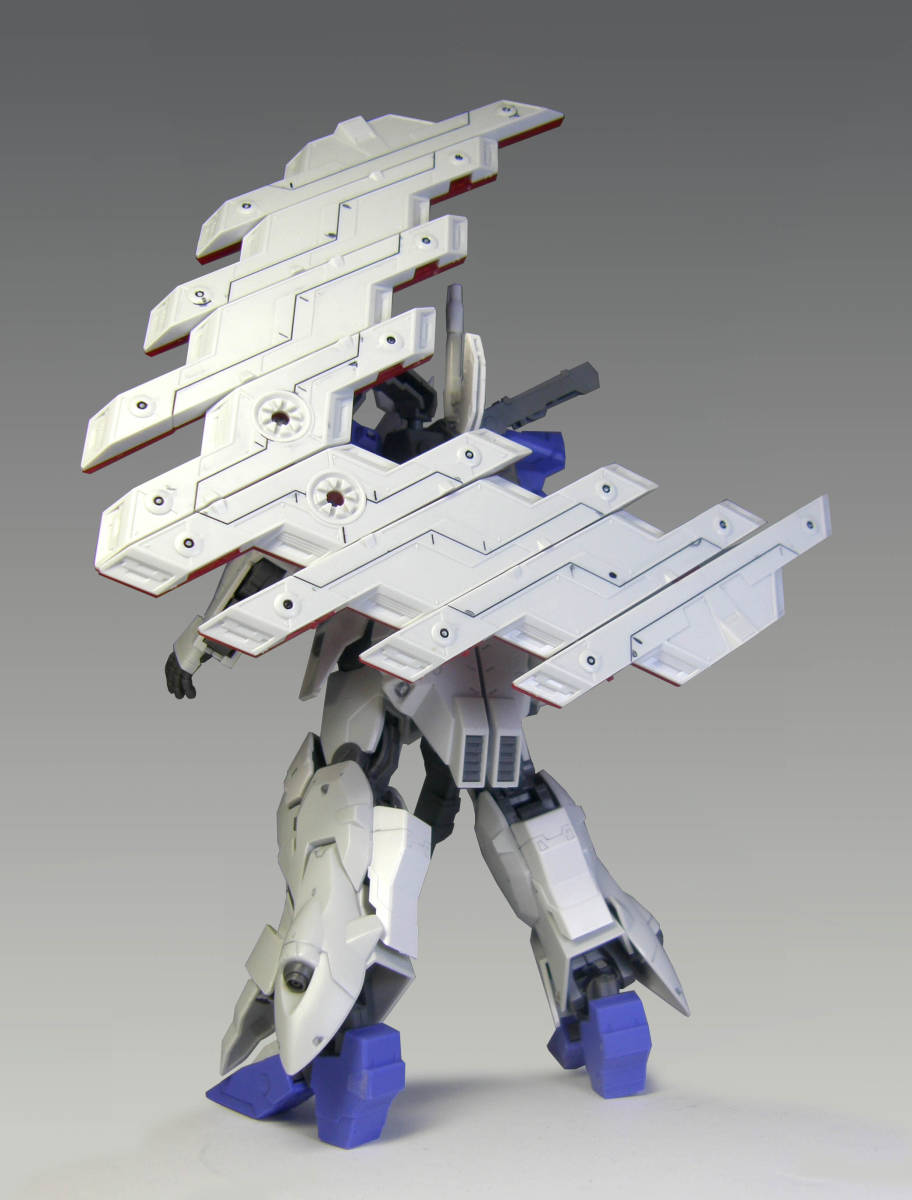 HGUC 1/144 AMS-123X-X ムーン ガンダム【 塗装完成品 】/ 機動 HGUC 1/144 AMS-123X-X ムーン ガンダム【 塗装完成品 】/ 機動