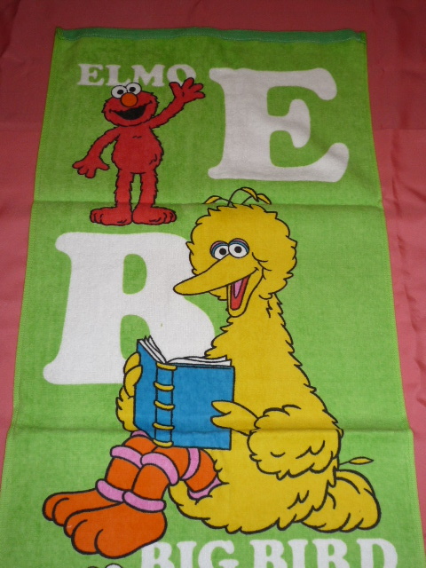  ultra rare! Kawai i!2005 year Sesame Street character face towel *