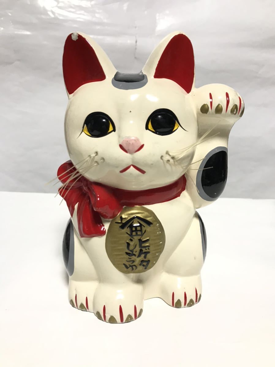 ヒゲタ醤油 招き猫 まねき猫 リボン猫 しょうゆ 販促品 ノベルティグッズ 置物 貯金箱 美濃焼 年代物 時代物 アンティーク レトロ 入手困難_画像1