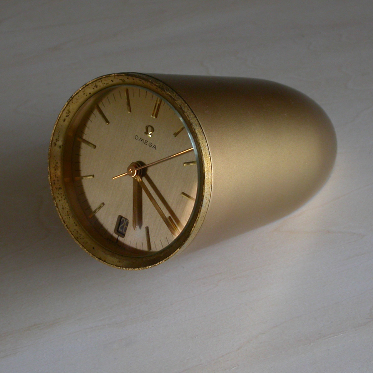OMEGA [Rocket line] machine (SELF WINDING/15 stone ) bracket clock φ7cm SWISS MADE 1960-70 period Vintage clock 