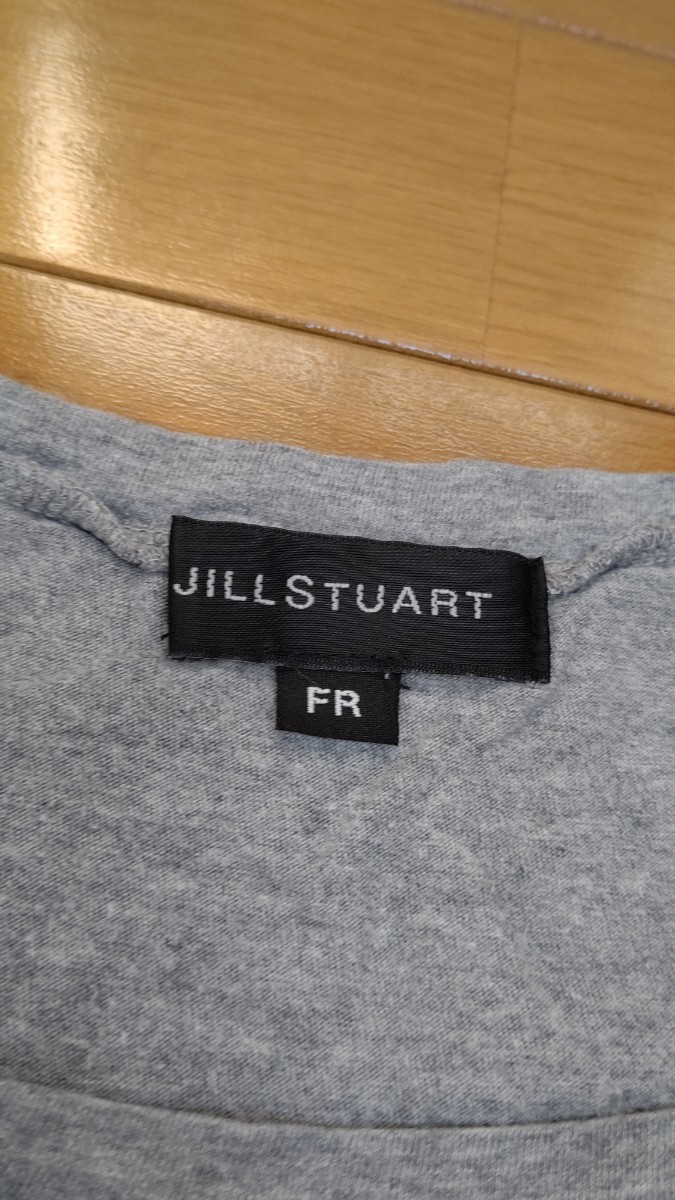 JILL STUART ジルスチュアート 首広め開きTシャツ グレー