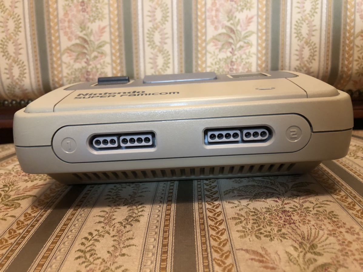 任天堂 Nintendo スーパーファミコン ファミコン本体 SFC 後期型　コントローラー2個付き