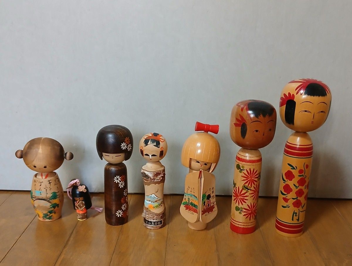 昭和レトロ 木製 こけし 小芥子 24体セット 伝統的なこけし人形セット 昭和レトロ 木製 こけし 小芥子 24体セット 伝統的なこけし人形