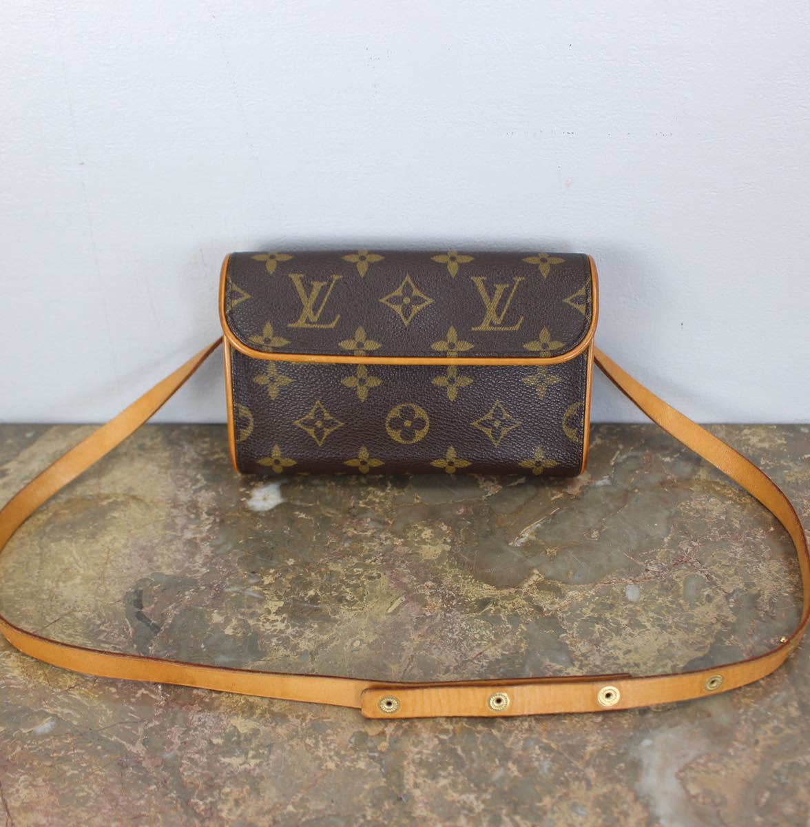 美品LOUIS VUITTON FL0053 M51855 MONOGRAM PATTERNED SHOULDER BAGルイヴィトンポシェットフロレンティーヌモノグラム柄ショルダーバッグ