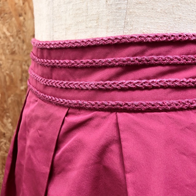[ made in Japan ] ELLE L 38 lady's thin pleated skirt side hook knee height lining attaching polyester 100% passion pink 