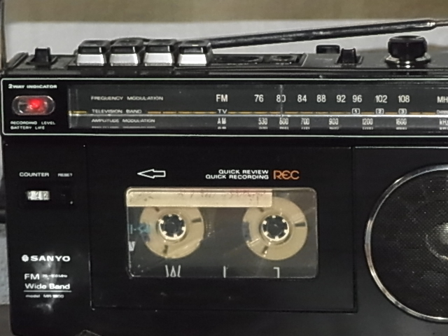 三洋電機 SANYO 【MR-1800(B)】 2バンド ポータブル ラジカセ 三洋電機 SANYO 【MR-1800(B)】 2バンド ポータブル ラジカセ