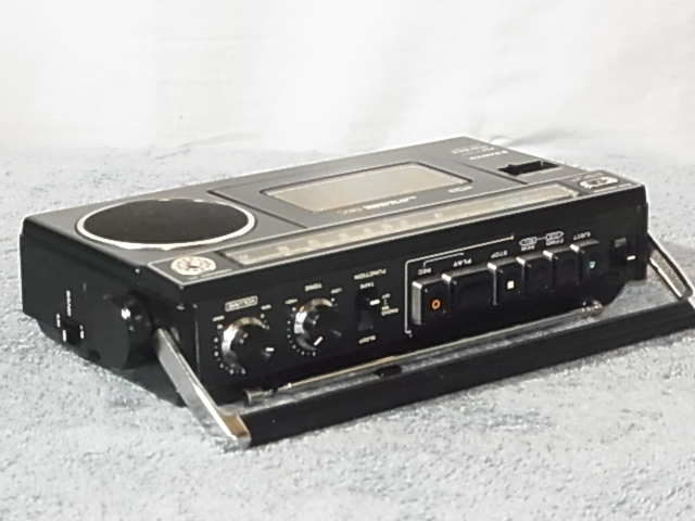 三洋電機 SANYO 【MR-1800(B)】 2バンド ポータブル ラジカセ 三洋電機 SANYO 【MR-1800(B)】 2バンド ポータブル ラジカセ