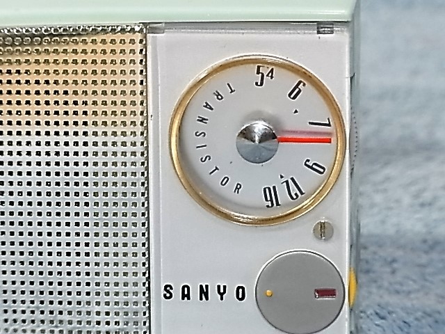 希少珍品 SANYO 【6C-8 】60年経過したラジオ ソニーの扁平 希少珍品 SANYO 【6C-8 】60年経過したラジオ ソニーの扁平