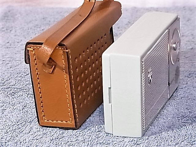 希少珍品 SANYO 【6C-8 】60年経過したラジオ ソニーの扁平 希少珍品 SANYO 【6C-8 】60年経過したラジオ ソニーの扁平