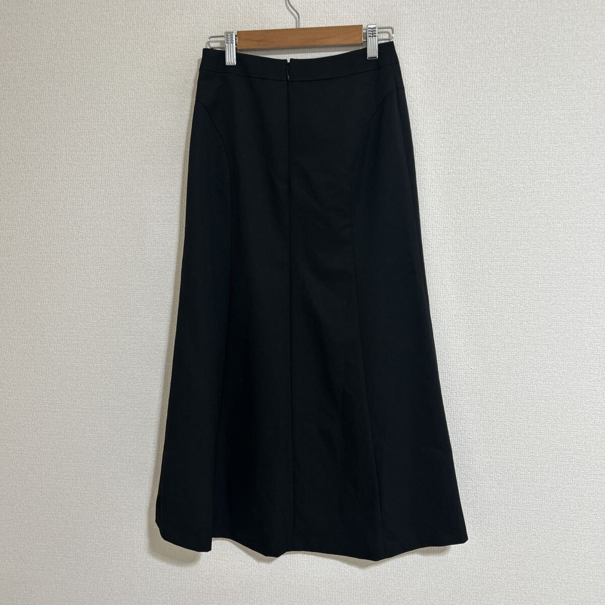 新品 タグ付き 未使用品 COMME CA ISM コムサイズム スカート ロングスカート フレアスカート きれいめ オフィス ブラック 黒 Sサイズ_画像5