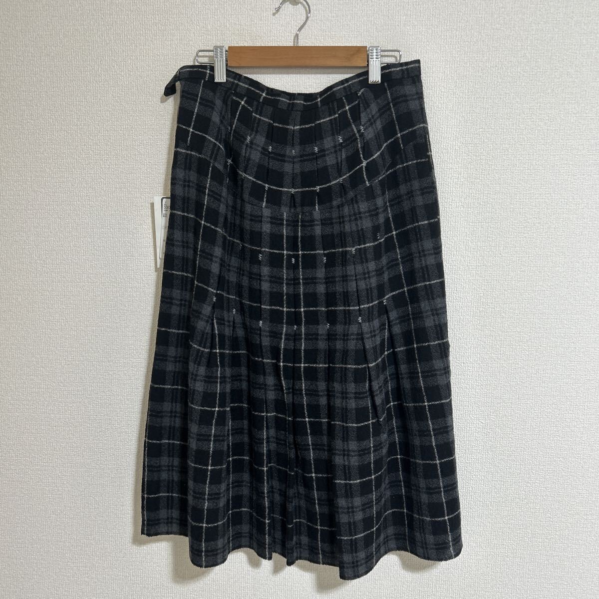 新品 タグ付き 未使用品 LUITHEMIS スカート チェック　フレアスカート 起毛 膝下丈 きれいめ ウール100% グレー 灰色 42サイズ XLサイズ_画像5