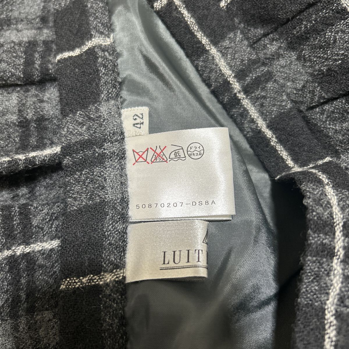 新品 タグ付き 未使用品 LUITHEMIS スカート チェック　フレアスカート 起毛 膝下丈 きれいめ ウール100% グレー 灰色 42サイズ XLサイズ_画像6