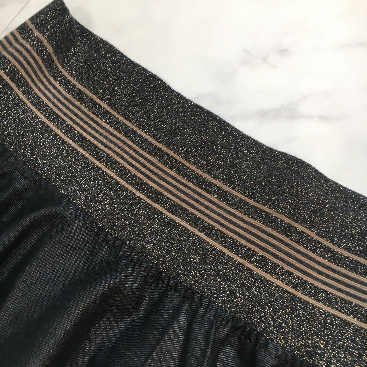 近年美品　BRUNELLO CUCINELLI ブルネロクチネリ　ラメ　スカート 近年美品 BRUNELLO CUCINELLI ブルネロクチネリ ラメ スカート