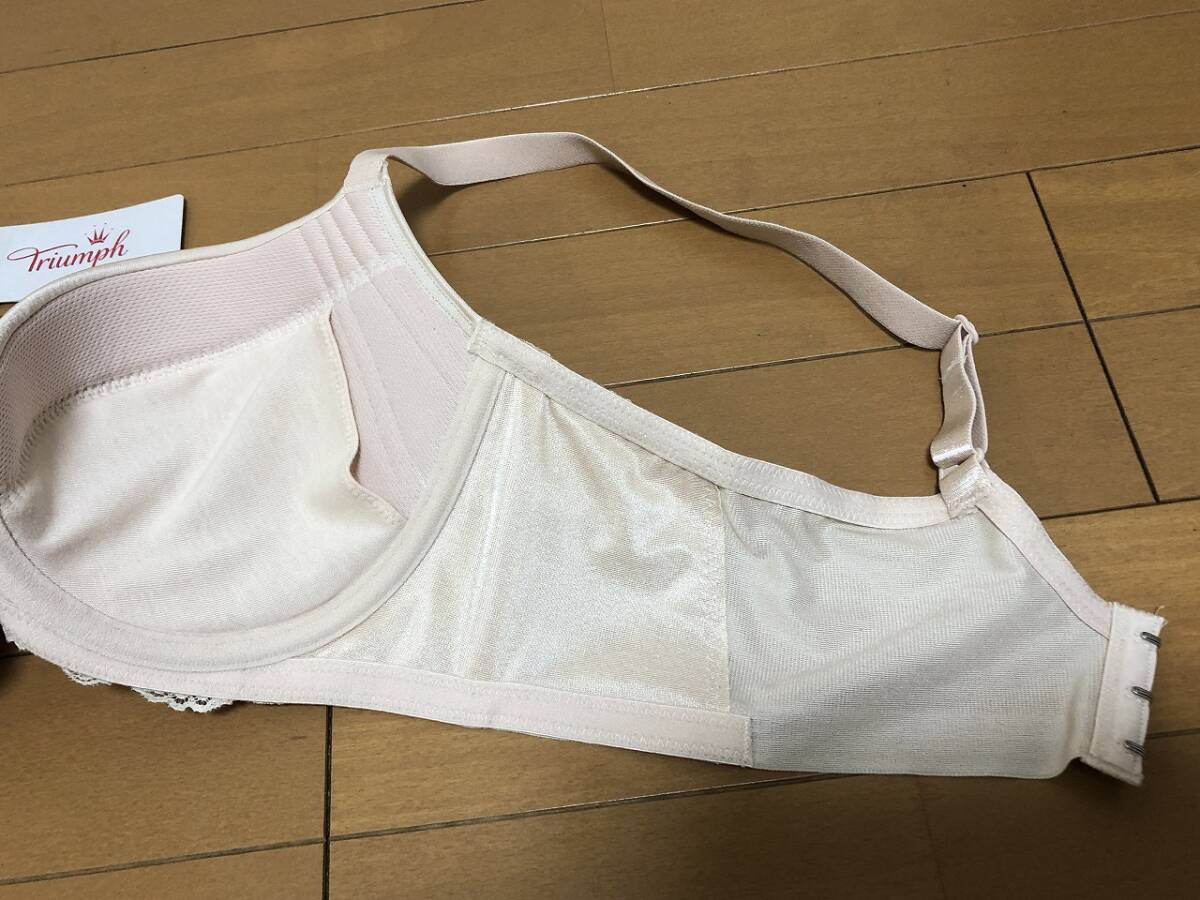 新品Triumph【トリンプ】 天使のブラスリムライン★E80★6490円→2480円即決★タグが訳あり、ベージュ色、ブラジャー_画像6