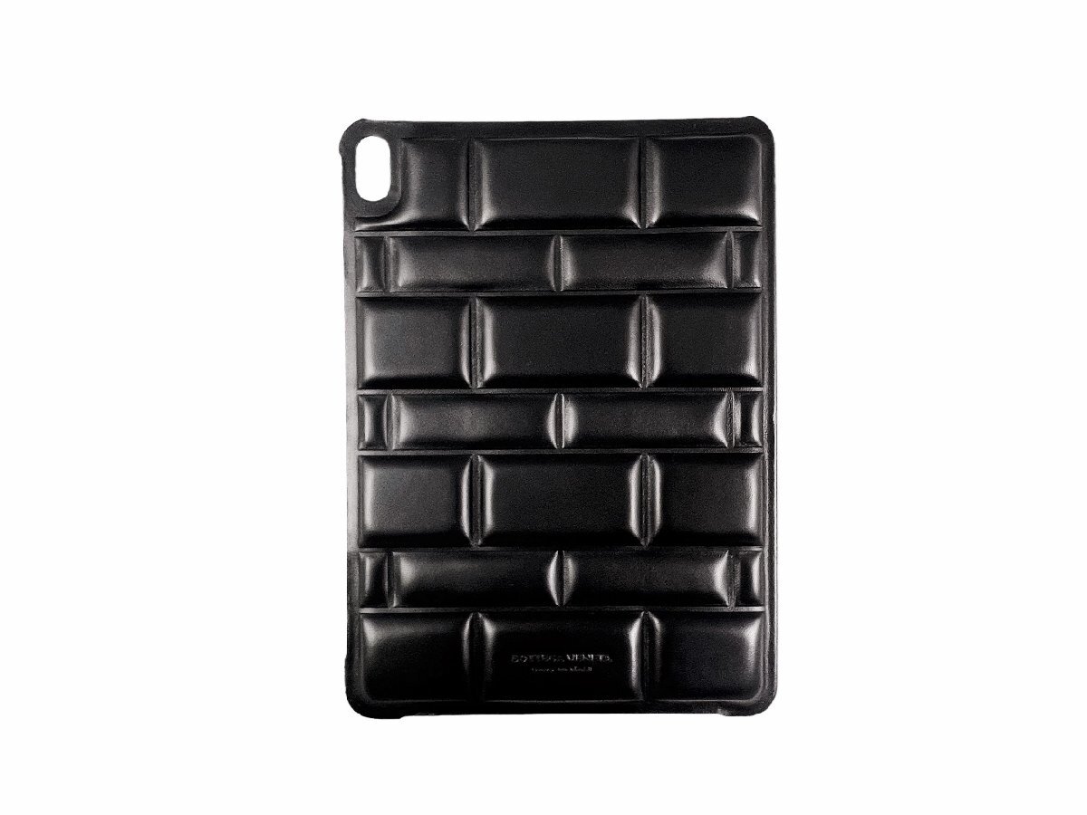 I883.. BOTTEGA VENETA ボッテガヴェネタ iPad Pro 11インチ ケース ナッパ イタリア製 ★ 1000 ブラック_画像2