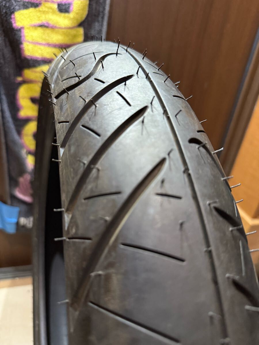 中古MCタイヤ バリ山 2023年製造 IRC ROADWINNER RX-01 110/70-17 ロードウィナー 110 70 17 1323 A3955_画像4