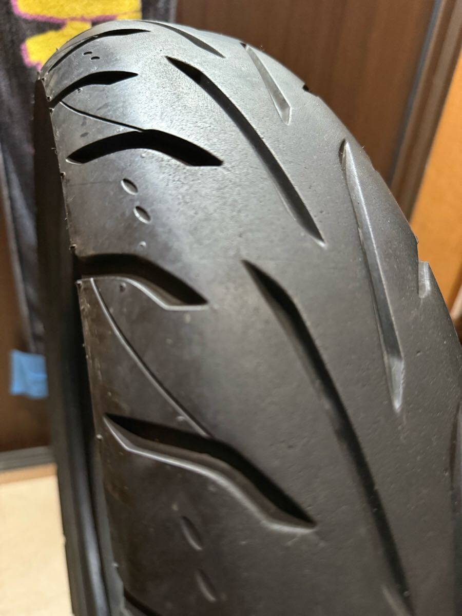 中古MCタイヤ 2022年製造 DUNLOP ARROWMAX GT601 130/70-18 ダンロップ アローマックス 130 70 18 0322 A3995_画像4