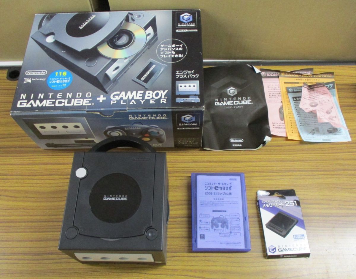#w18【梱100】任天堂 Nintendo ゲームキューブ+ゲームボーイプレイヤー DOL-017 本体 ジャンク_画像1
