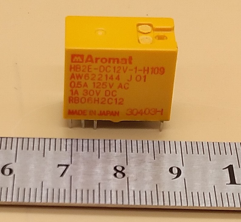 Aromatリレー（松下電工製）HB2E DC12Vの画像1