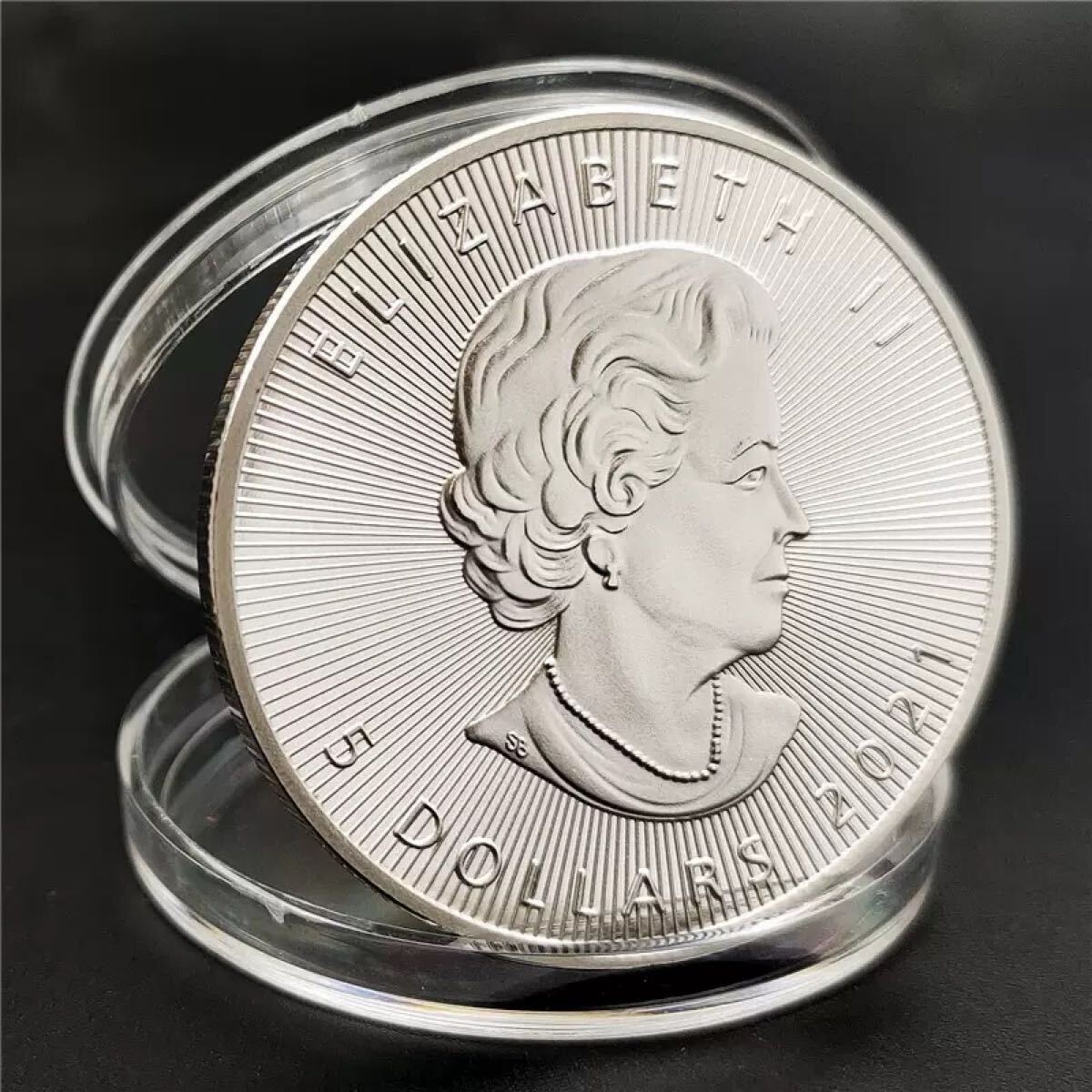 極美品 2021年 エリザベス2世 メイプル コレクション 外貨硬貨 記念硬貨 海外コイン 大型銀貨 記念メタル ケース付き 収蔵品 1オンス 5ドル_画像1
