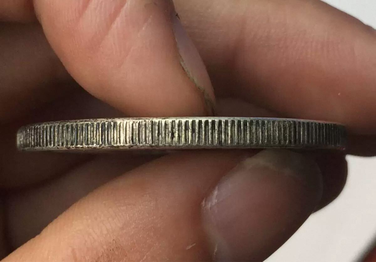 一圓 大日本 明治10年 新一円銀貨 大型銀貨 古錢 貿易銀 銀貨 蔵 貨幣 菊紋 貿易銀 龍紋 硬貨 コイン_画像4