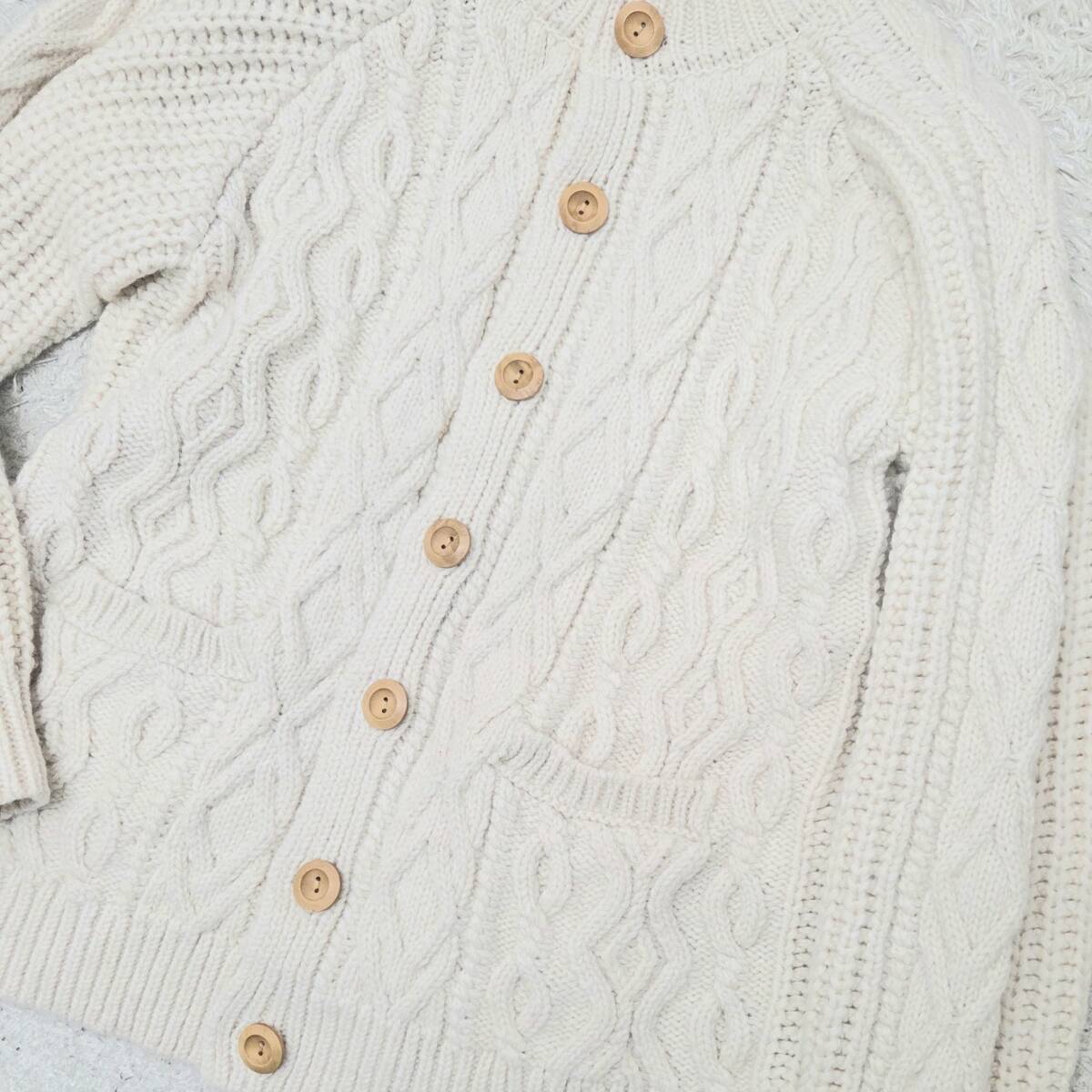 シップス【大人の着方】SHIPS カーディガン 立体3Dニット 羽織 アウター ウール ケーブル編み 厚手 ウッドボタン オフホワイト S_画像4