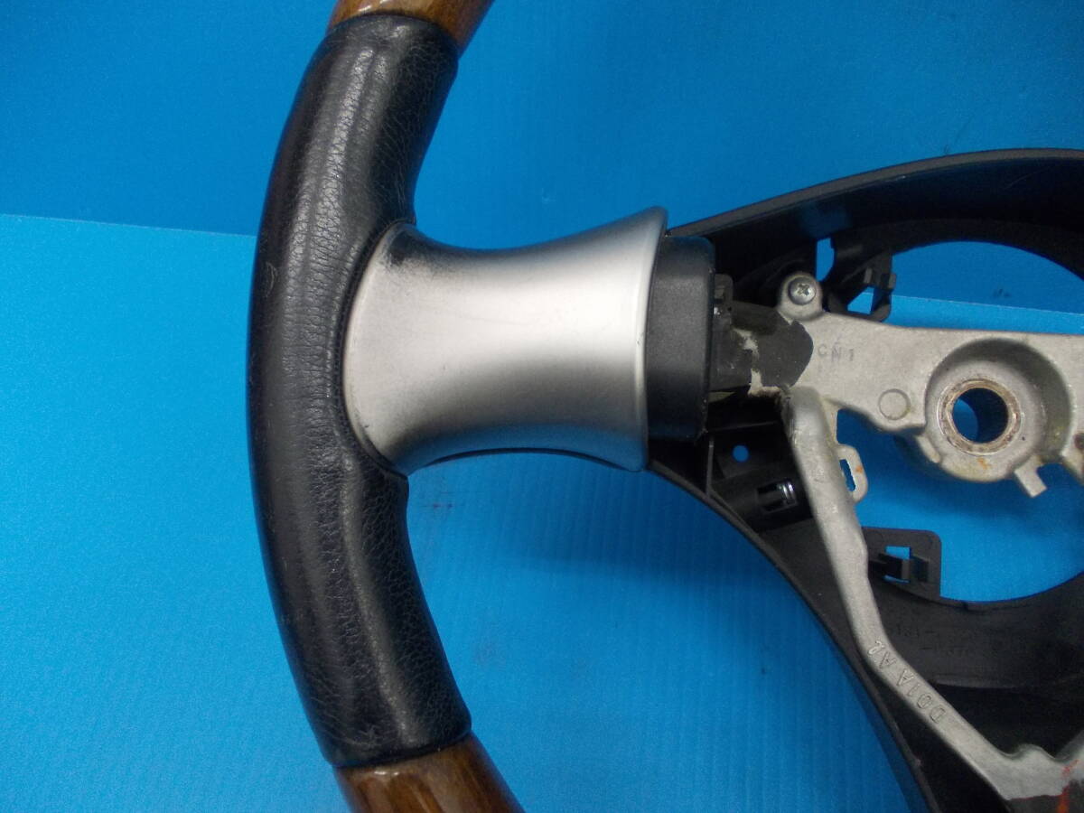 ■中古■L650S/ミラ・ジーノ　ダイハツ純正　MOMO/モモ　木目/ウッド　レザーハンドル/ステアリングホール　シフトノブ付き_画像5