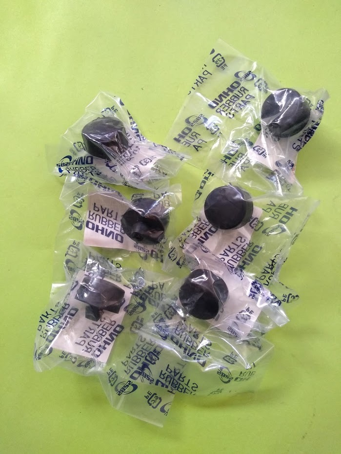 クリッパー/ミニキャブ戸当たりゴム6個セットU42T/U62T/U71T_画像1