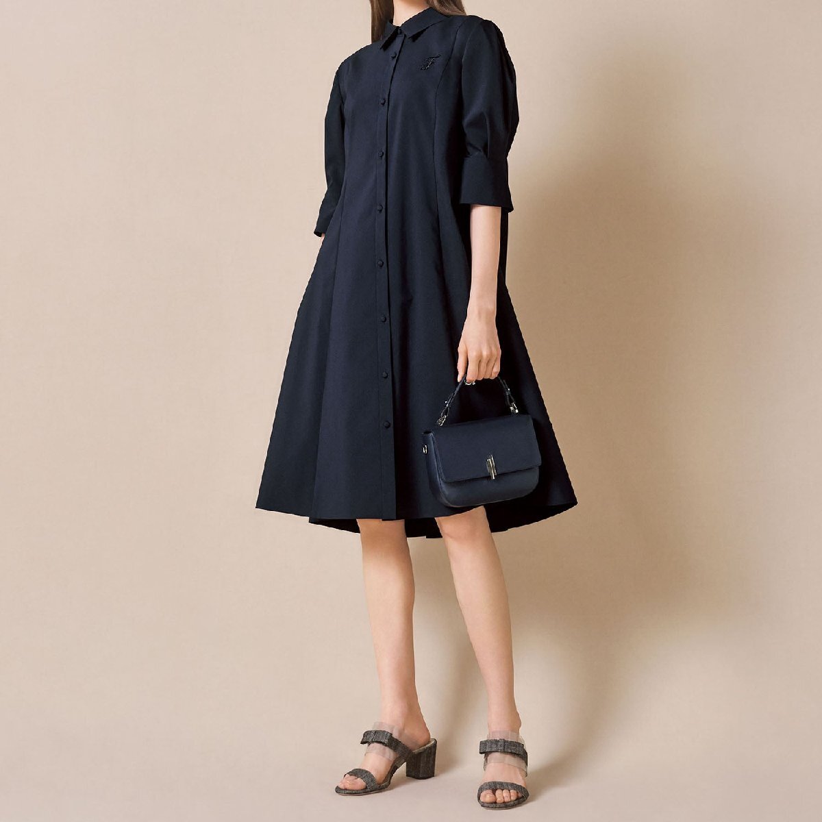 Sランク FOXEY NEWYORK ドレス ワンピース アエリエヌ 38 ネイビー 洗えるシャツ生地 F刺繍 RELAXフィット ブーツにも◎ '25年商品 44667