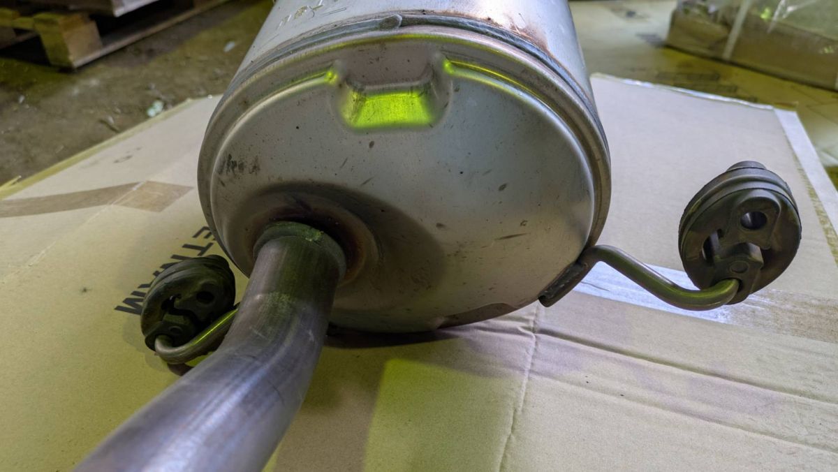 さy3947◆ダイハツ DAIHATSU マフラー 1B06 HIROTEC 4J17 ハイゼット 中古_画像5