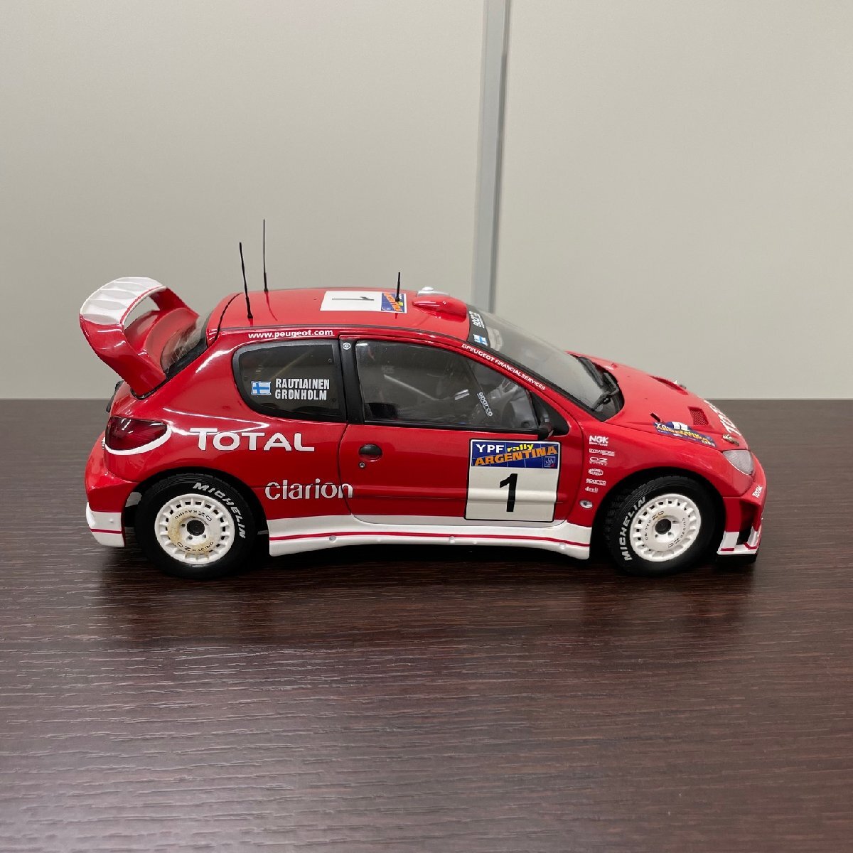 ■AUTOart 1/18 PEUGEOT 206 プジョー オートアート ミニカー 車 現状品□■22_画像4