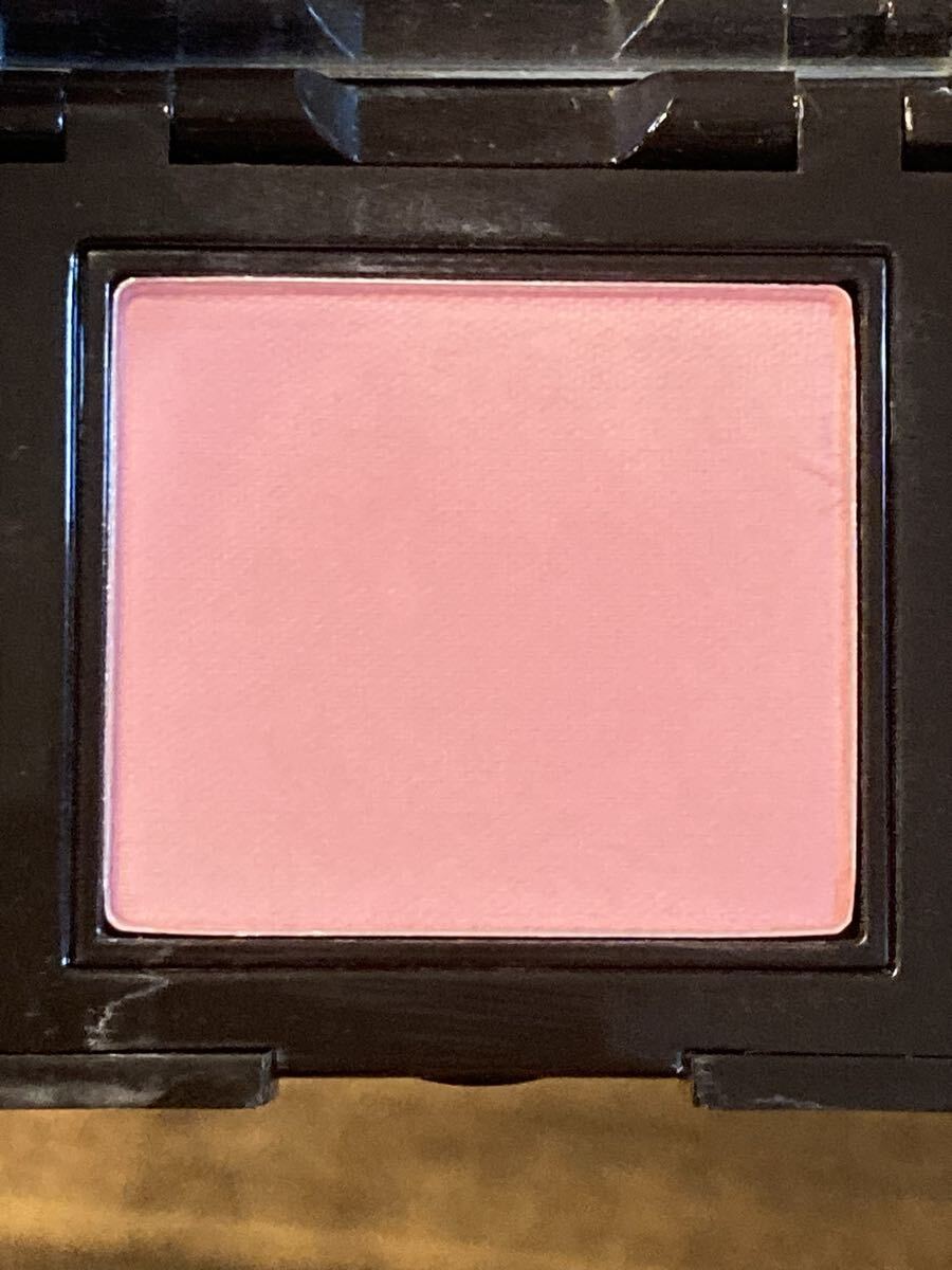 I5J320◆新品同様◆ ローラ メルシエ laura mercier セカンドスキンチークカラー ローズペタル 頬紅 3.6g_画像2