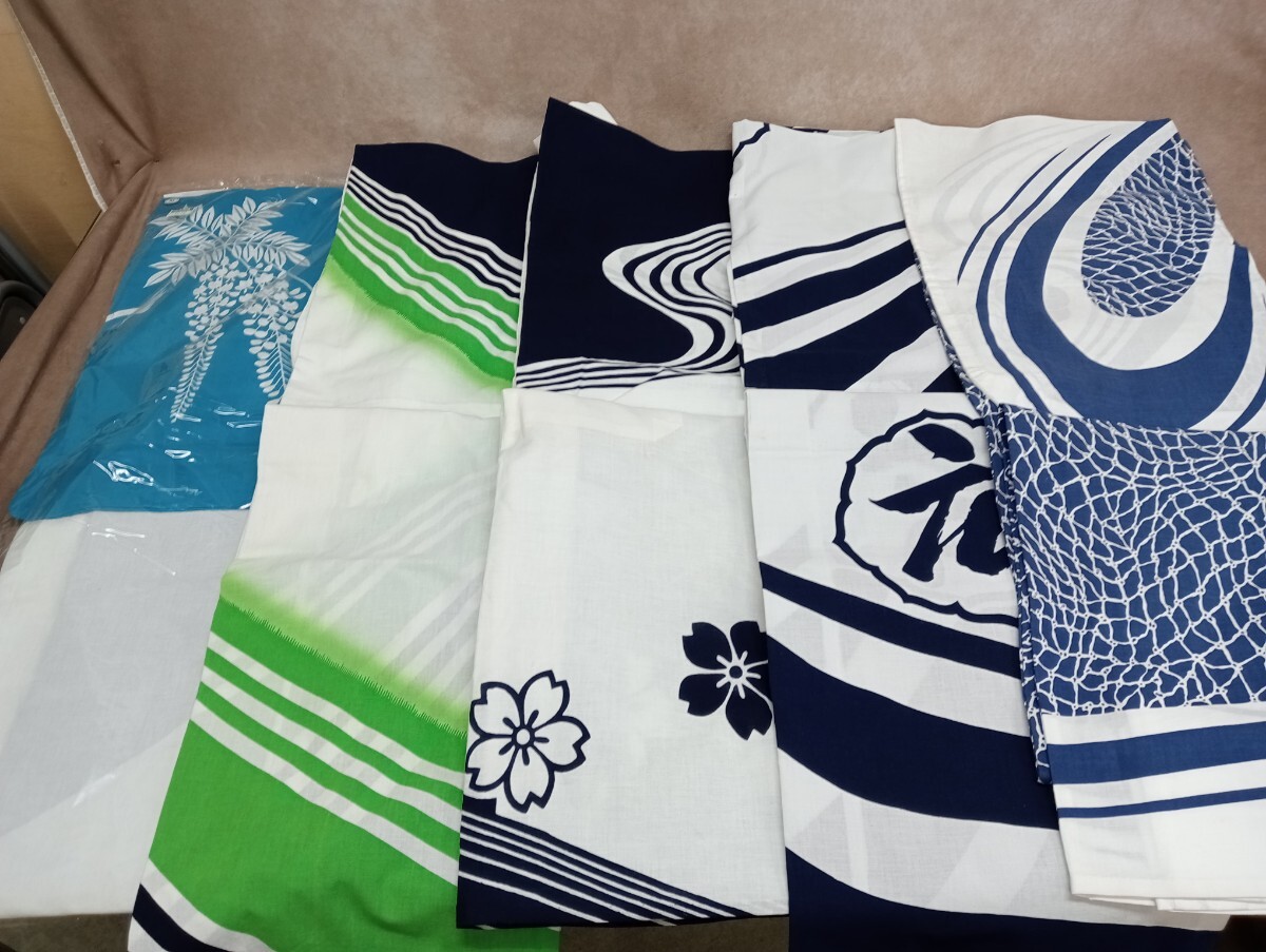 浴衣 5枚 まとめ売り 未使用品あり シミあり 格安 盆踊り 踊り用? 和服 和装 着付け 帯無し リメイク材料 素材 古着 中古品_画像1