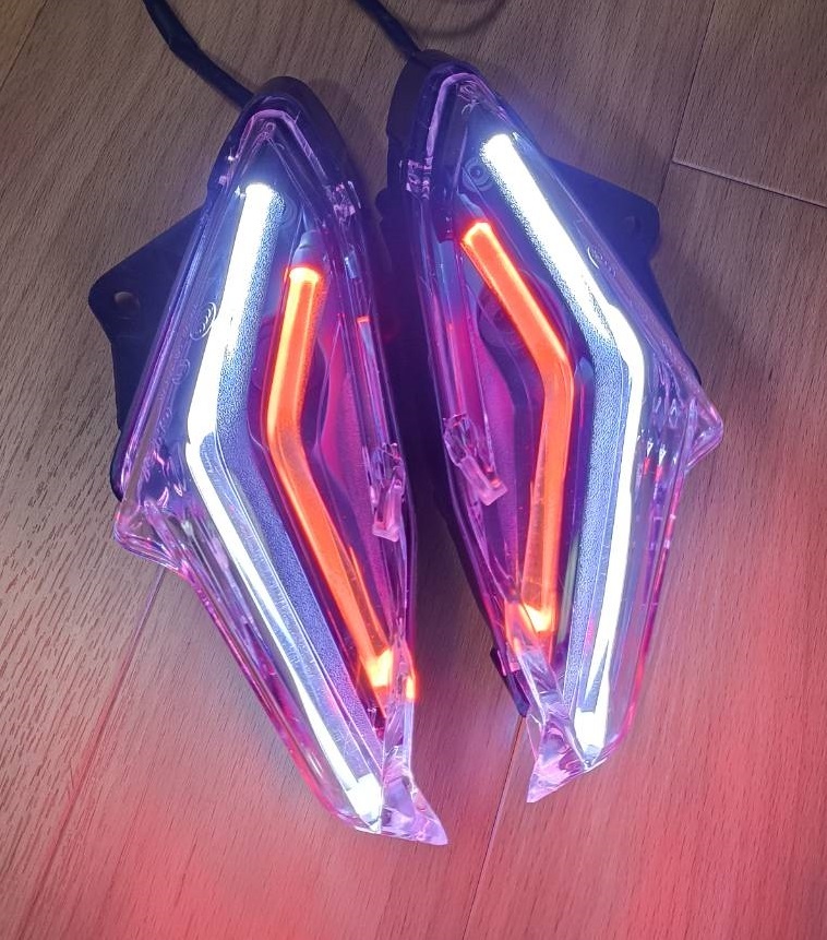 赤 シグナス 3型 三型 SE44J SE46J 1YP ポジション デイライト LED カスタム 社外 改造 爆光 フォグ CTH ワンオフ_画像2