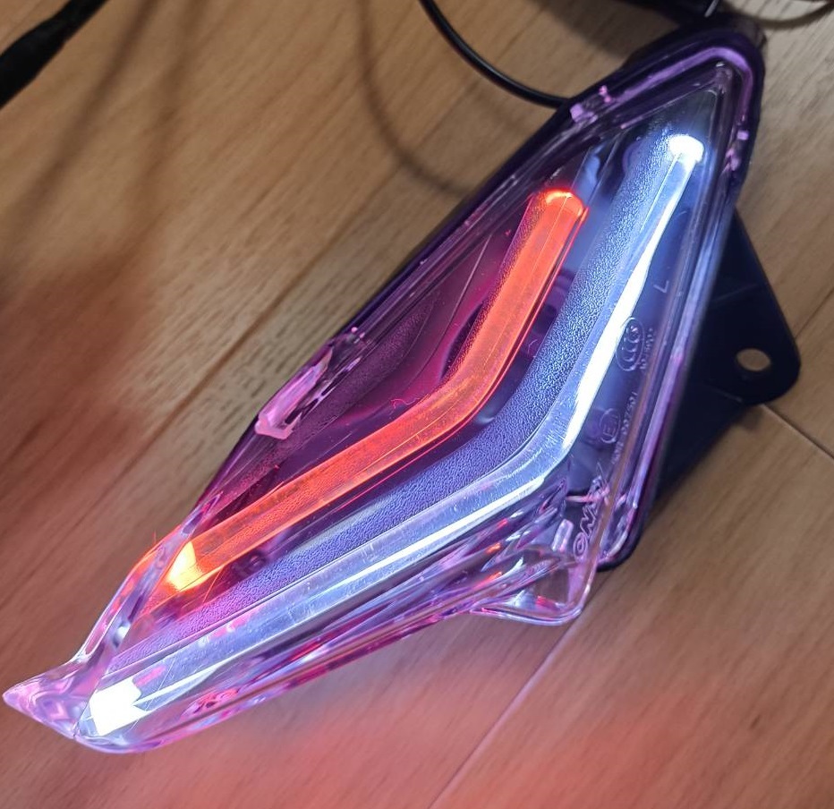 赤 シグナス 3型 三型 SE44J SE46J 1YP ポジション デイライト LED カスタム 社外 改造 爆光 フォグ CTH ワンオフ_画像7