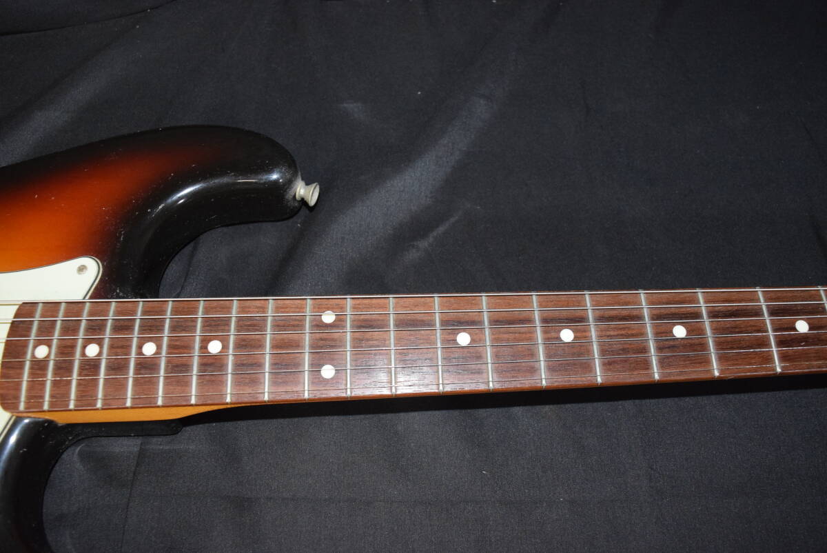 M Fernder フェンダー STRATOCASTER ストラトキャスター エレキギター MADE IN JAPAN 弦楽器 音出し確認済み  ハードケース付き_画像6