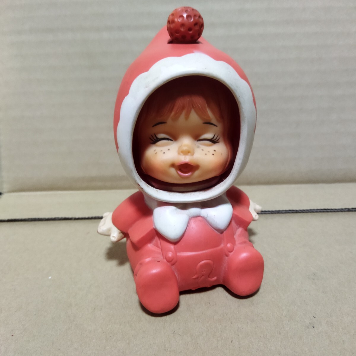 希少 レトロ 当時物 岩井産業 iwai 赤ちゃん ソフビ ベビー人形 1973年 全長約12cm_画像1