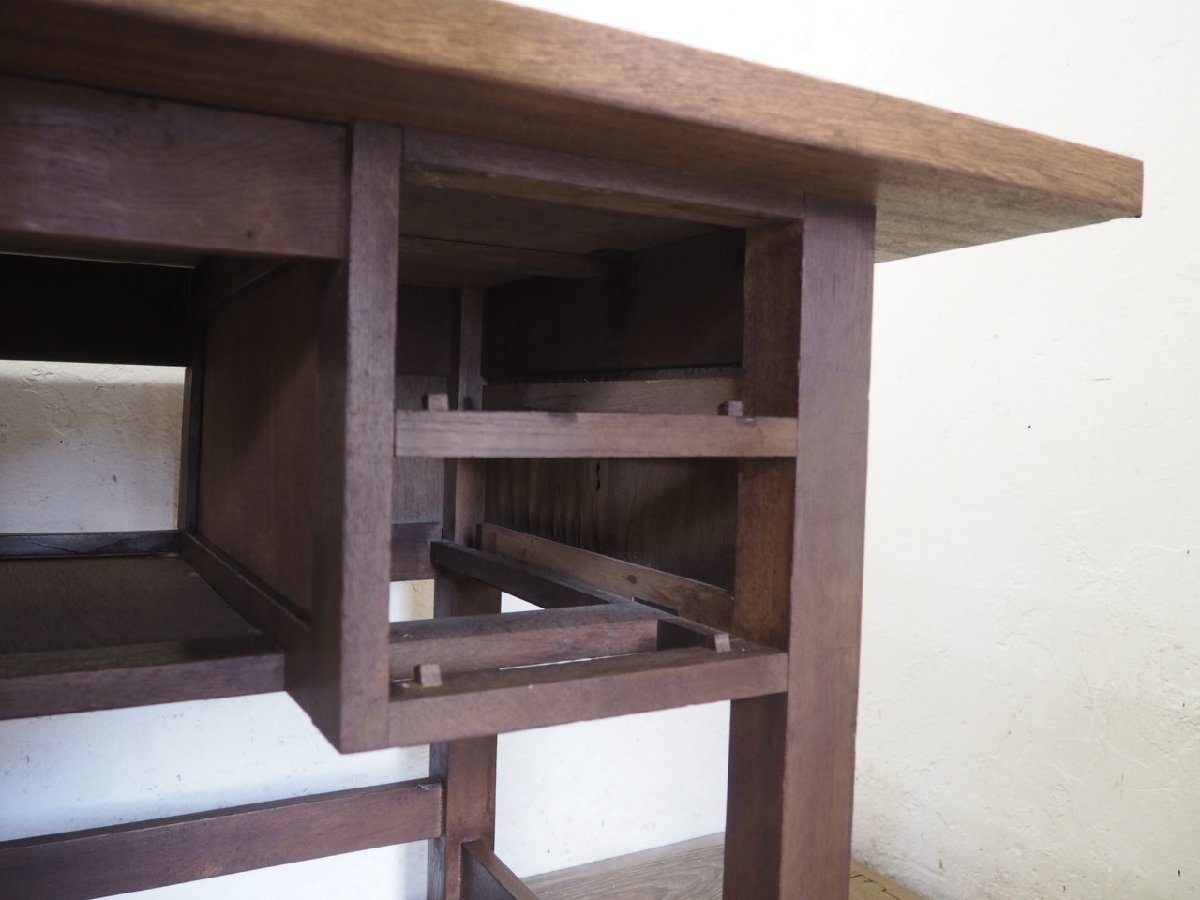 タ荷S0259◆天板W152,5cm×D71,3cm◆収納付き◆しっかりとした古い木製テーブル◆机 デスク 作業台 展示台 レトロ ヴィンテージU(ヤE)松_画像7