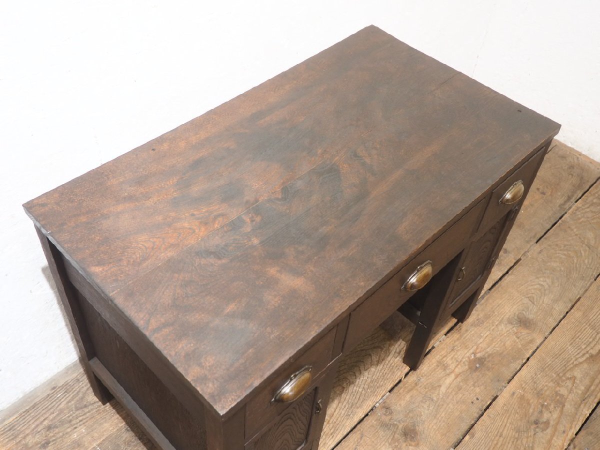 タ荷V0961◆天板W80cm×D45cm◆アンティーク◆希少デザインの古い木製両袖机◆欅 ケヤキ デスク 収納棚 テーブル レトロモダンM(ヤB)松_画像2