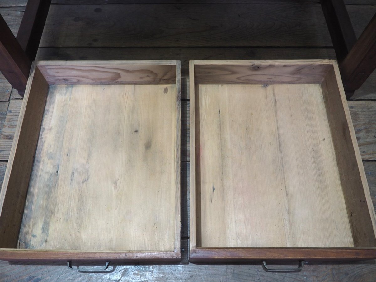 タ荷W1955◆天板W86,5cm×D62cm◆ビンテージ◆ナラ材の古い木製テーブル◆平机 展示台 学習机 勉強机 作業台 デスク カフェ レトロO(ヤC)松_画像6