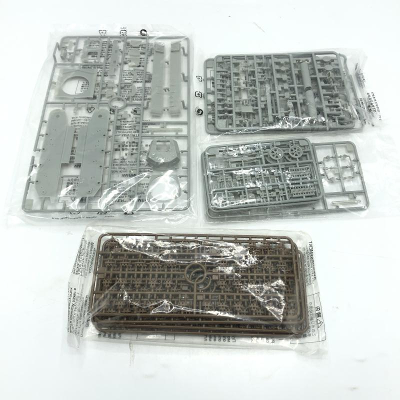 【中古】ミリタリ）ブロンコモデル 1/35 ドイツ Ⅱ号 D型 火炎放射戦車 フラミンゴ+UEトレーラー/CB35090[240006550469]_画像4