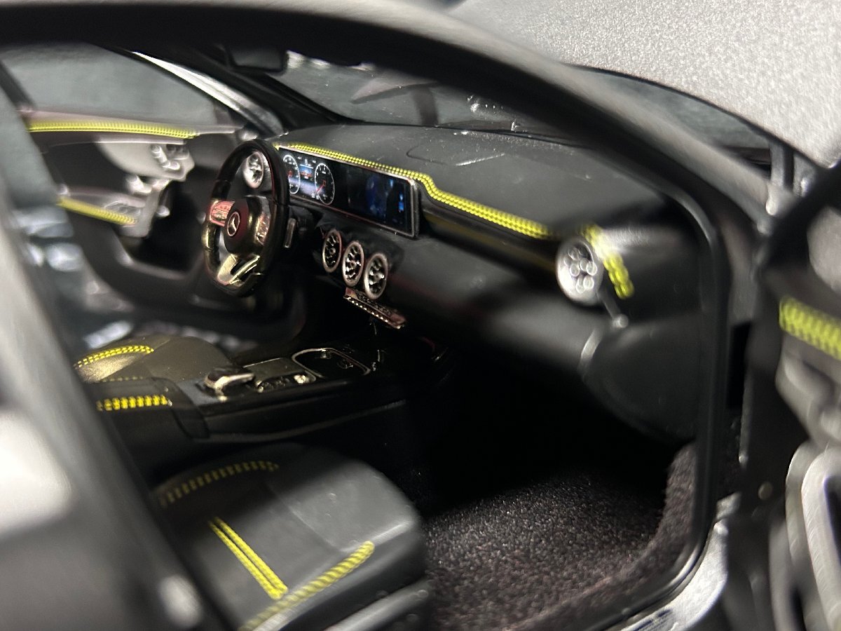 norev 1/18 Mercedes Benz A Class (W177) 2018 designo mountain gray　メルセデス　ベンツ　ノレブ　ミニカー_画像9