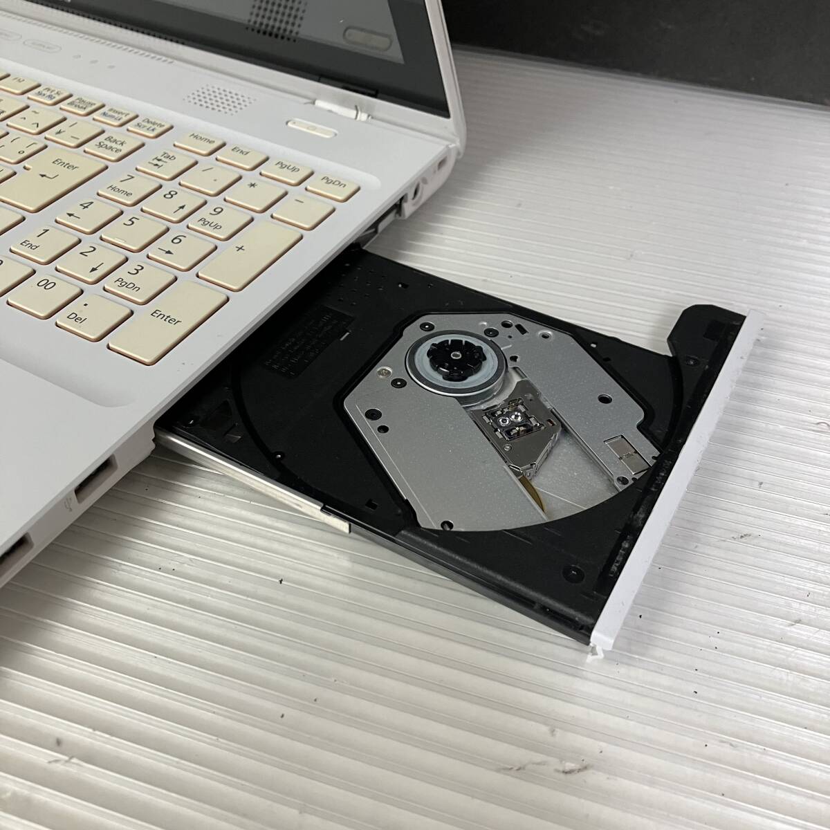 タッチパネル★極速i7【メモリ16GB+爆速新品SSD512GB/Core i7-3.30GHz】Win11/Office2021/フルHD/Blu-ray/Bluetooth/Webカメラ/USB3.0/WiFi_画像5