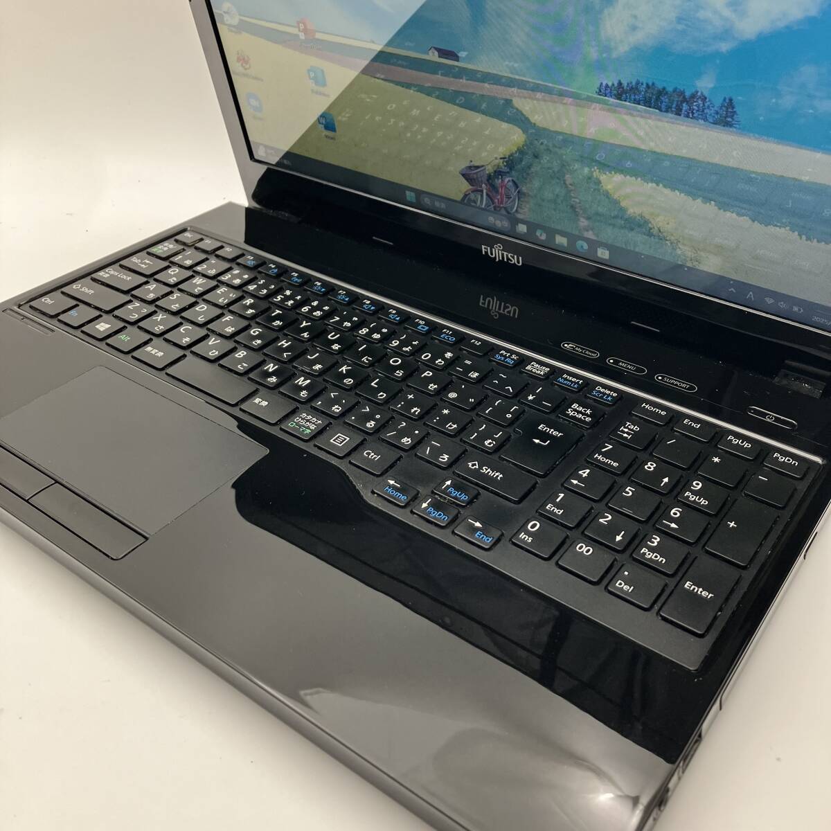 ハイエンドi7【メモリ16GB+新品SSD512GB/Core i7-6700HQ】人気富士通ノートパソコン/Windows11/Office2021/Bluetooth/Webカメラ/筆ぐるめ_画像3