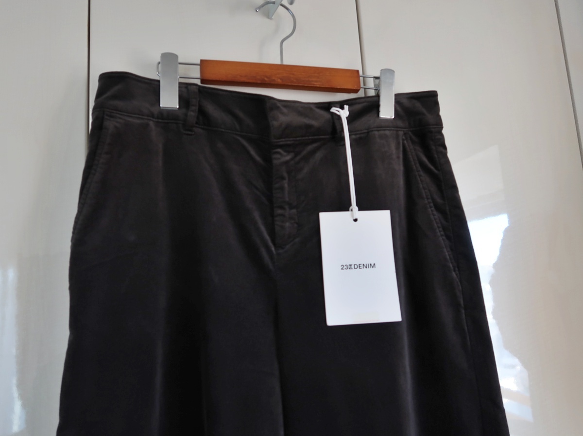 未使用■23区■大きいサイズ46■【洗える】23区DENIM ベルベットストレッチ ワイドパンツ■黒■定価2.4万_画像4