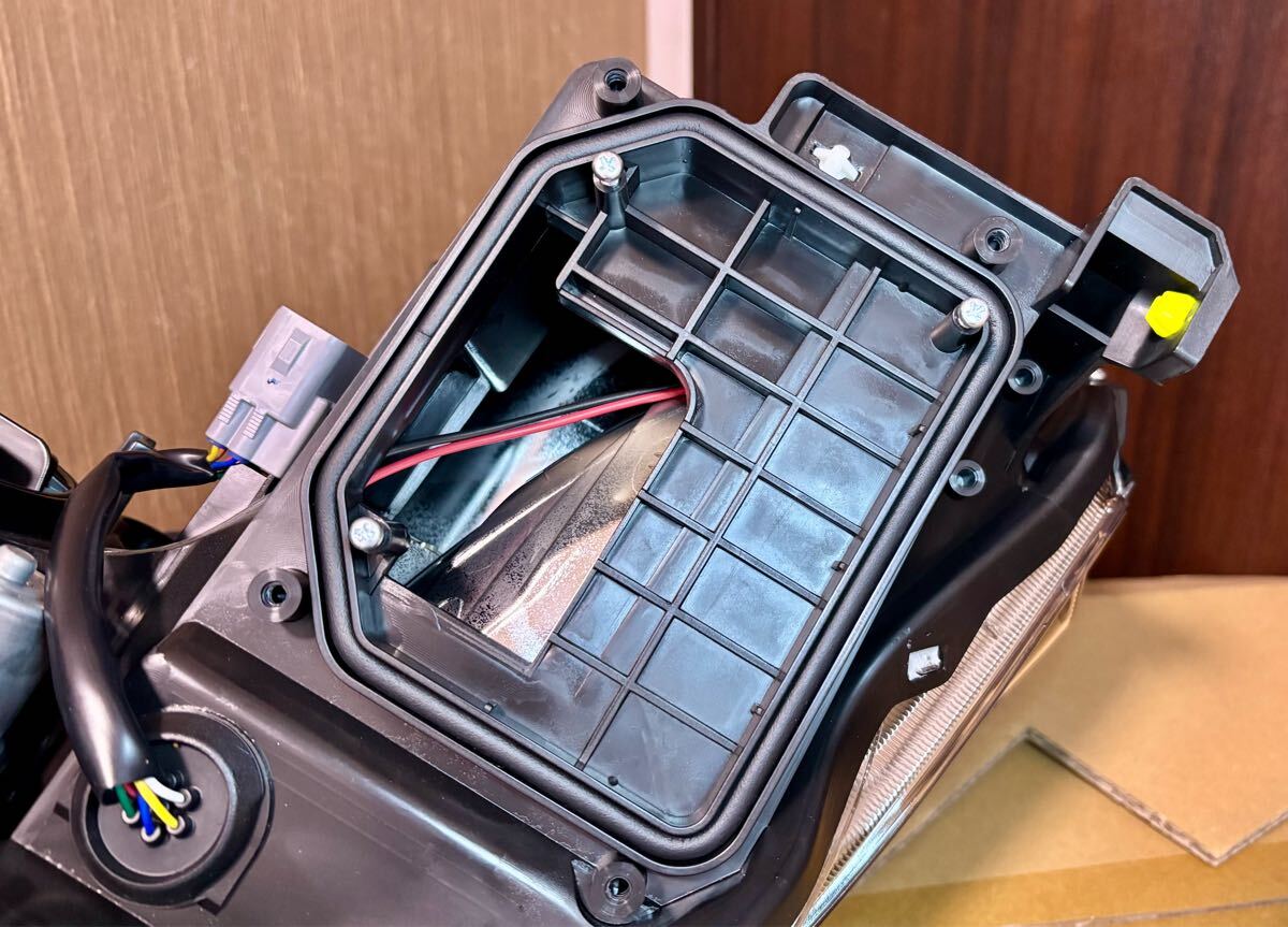 【未使用】トヨタ アルファードG/V(ANH10W/MNH10W)後期プラチナセレクション純正HIDヘッドライトユニット 右側 81145-58072 AFS付 _画像5