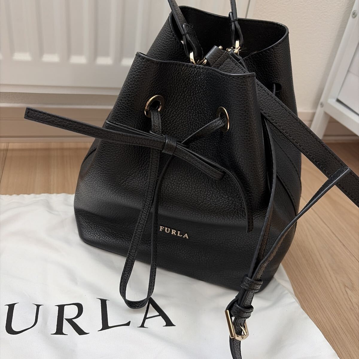 FURLA フルラ　コスタンザ 巾着型2Wayハンドバッグ レザー 黒_画像2