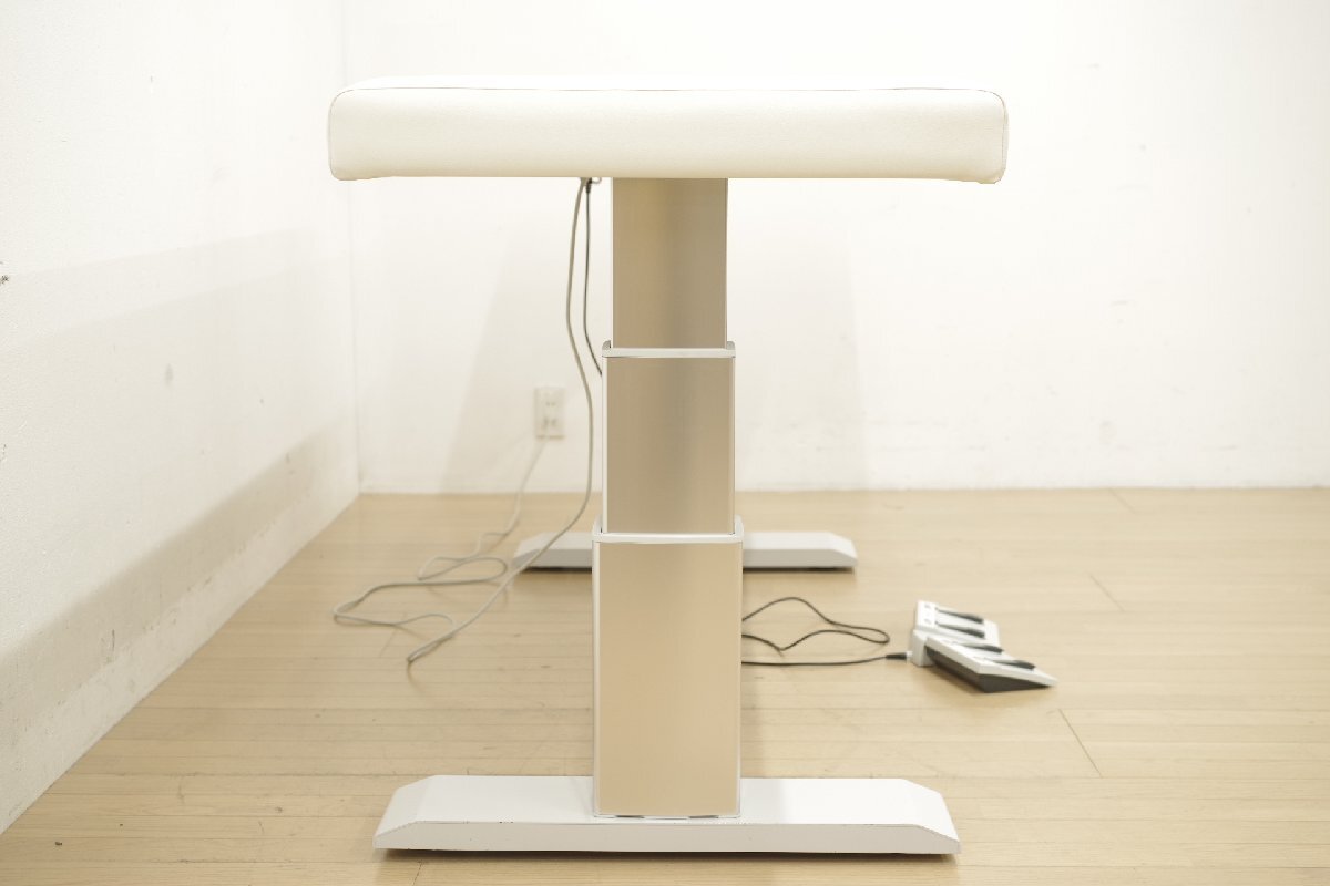 LINAK オカムラ 電動昇降ベッド 約70cm×190cm 診察台 施術台 整体 鍼灸院 マッサージ 美容 エステ 動作確認済_画像7