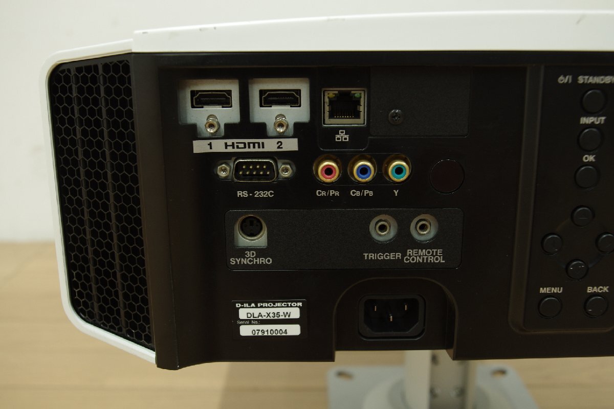 JVCケンウッド DLA-X35-W ホームシアタープロジェクター ランプ合計1336H 天吊り金具付属 リモコン付き 中古 簡易動作確認済 業務用_画像8