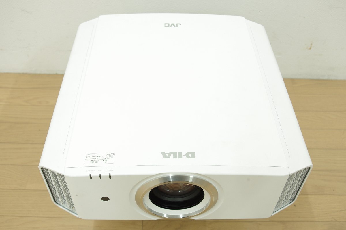 JVCケンウッド DLA-X35-W ホームシアタープロジェクター ランプ合計1336H 天吊り金具付属 リモコン付き 中古 簡易動作確認済 業務用_画像3